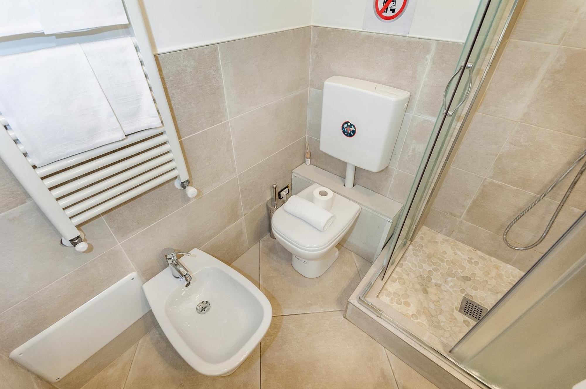 La Camera Bologna-Stazione Affittaly Rooms Eksteriør billede